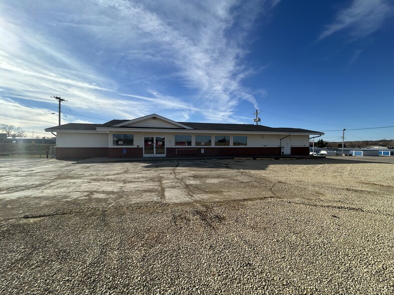 201 W Highway 30, Toledo, IA à vendre - Photo principale - Image 1 de 7