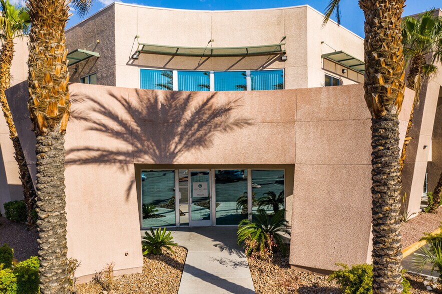 3090 S Durango Dr, Las Vegas, NV à louer - Photo du bâtiment - Image 2 de 6