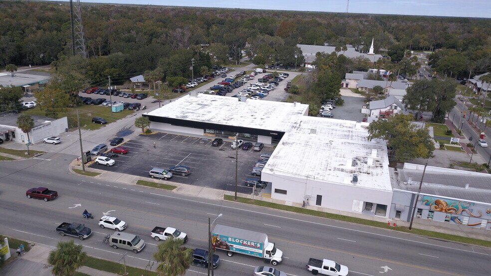 37 NW US Highway 19, Crystal River, FL à louer - Photo du bâtiment - Image 2 de 9