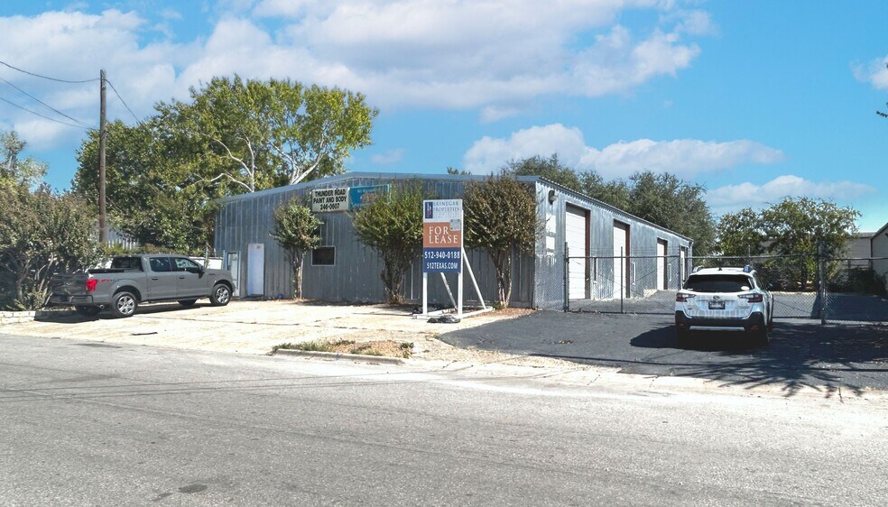 901 Brandi Ln, Round Rock, TX à louer - Photo du bâtiment - Image 1 de 5