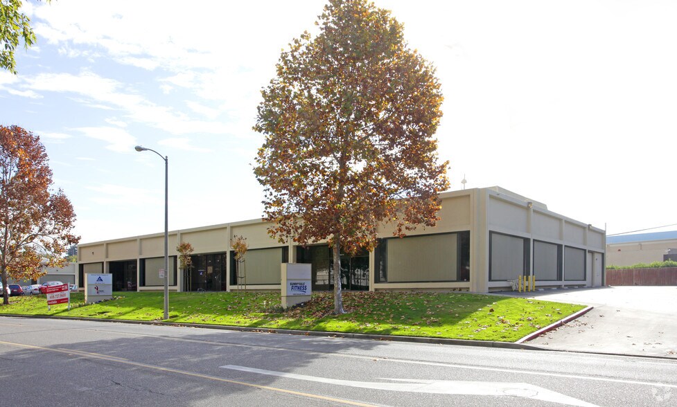 1004-1010 Stewart Dr, Sunnyvale, CA à louer - Photo du bâtiment - Image 3 de 7