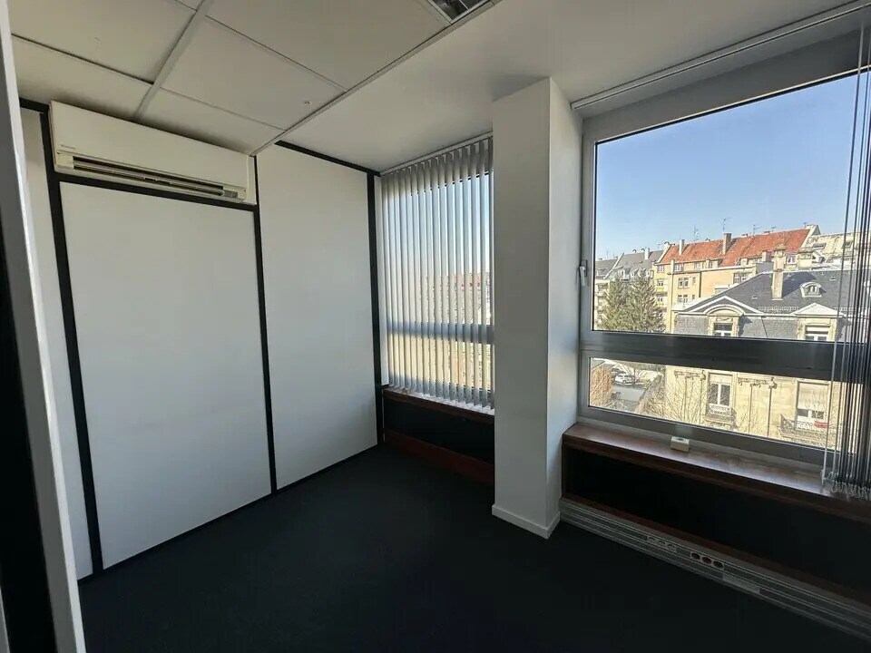 Bureau dans Strasbourg à louer Photo intérieure- Image 1 de 11