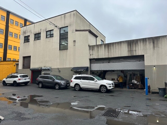 161 Saw Mill River Rd, Yonkers, NY à vendre - Photo du bâtiment - Image 2 de 9