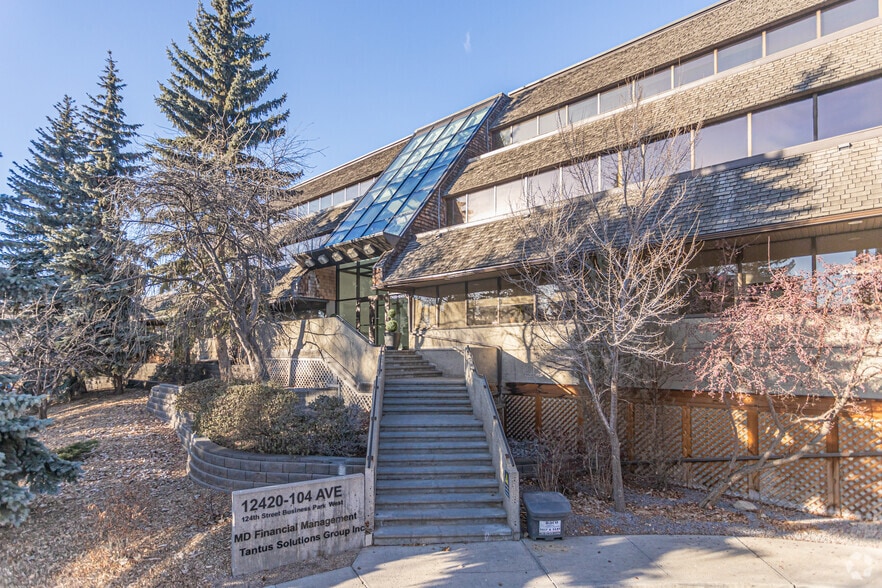 12420 104th Ave NW, Edmonton, AB for lease - Building Photo - Image 2 of 7