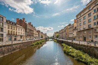 Plus de détails pour Commerce de détail à vendre