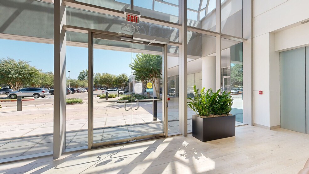 2525 Bay Area Blvd, Houston, TX à louer - Numérisation 3D de Matterport - Image 3 de 42