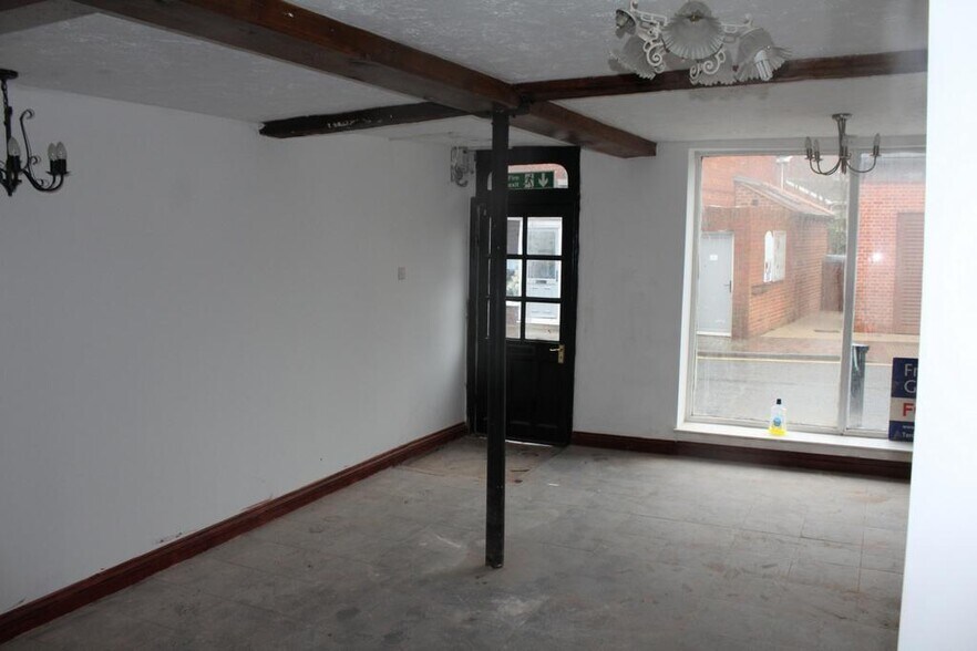 6-8 Market Street, Tenbury Wells à louer - Photo du bâtiment - Image 3 de 16