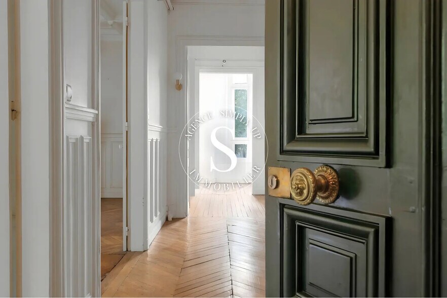 Office in Paris for sale - Building Photo - Image 2 of 16