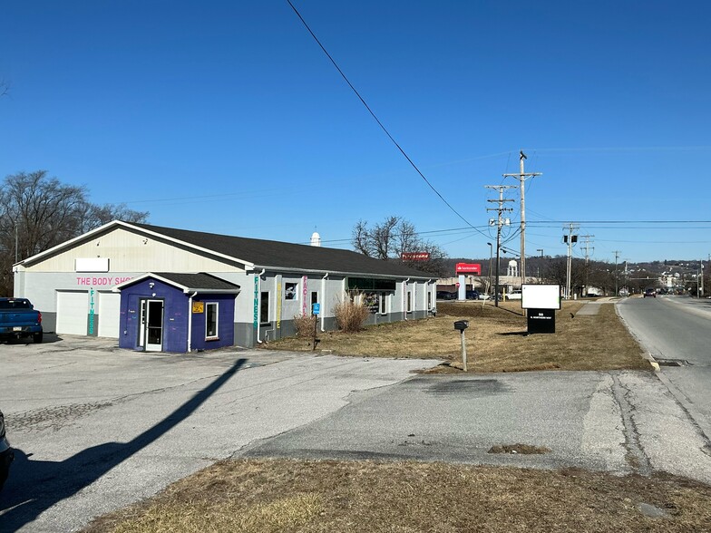 50 N Northern Way, York, PA for lease - Building Photo - Image 2 of 5