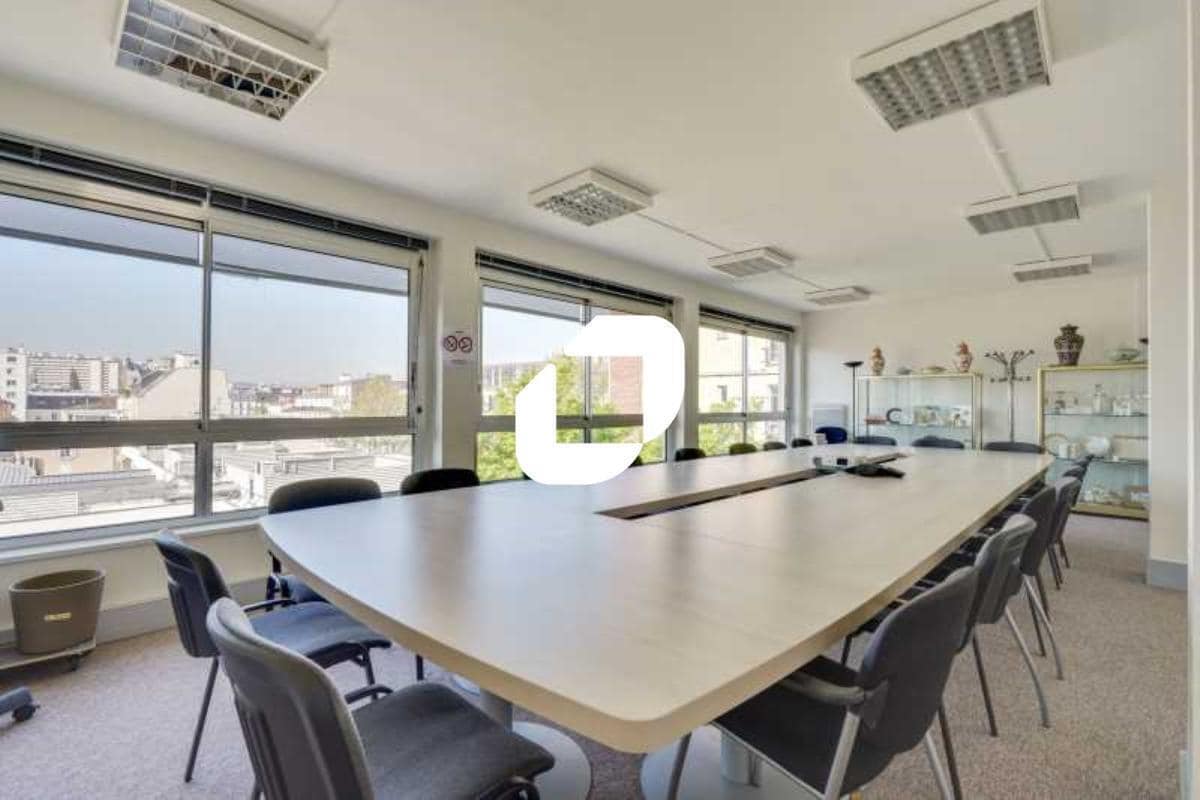 Bureau dans Issy-les-Moulineaux à louer Photo intérieure- Image 1 de 7