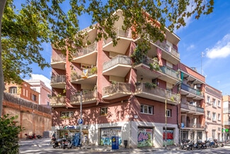Plus de détails pour Multi-résidentiel à vendre