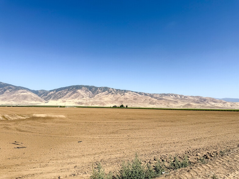 Bear Mountain Blvd, Arvin, CA for sale - Building Photo - Image 3 of 7