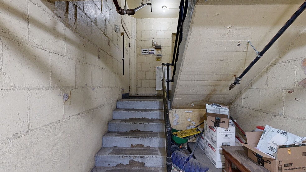 117 North Ave, Youngstown, OH for sale - Matterport 3D Scan - Image 3 of 29