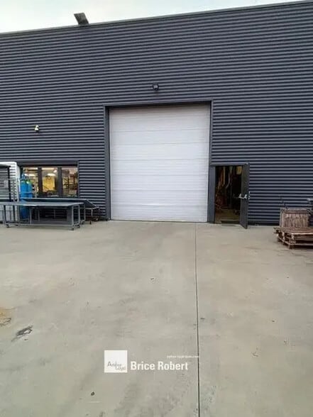 Flex in Saint-Fons for lease - Building Photo - Image 3 of 7