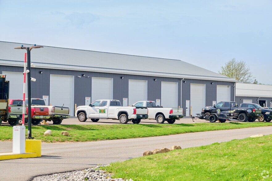 5665 Tec Dr, Avon, NY à louer - Photo du bâtiment - Image 2 de 9