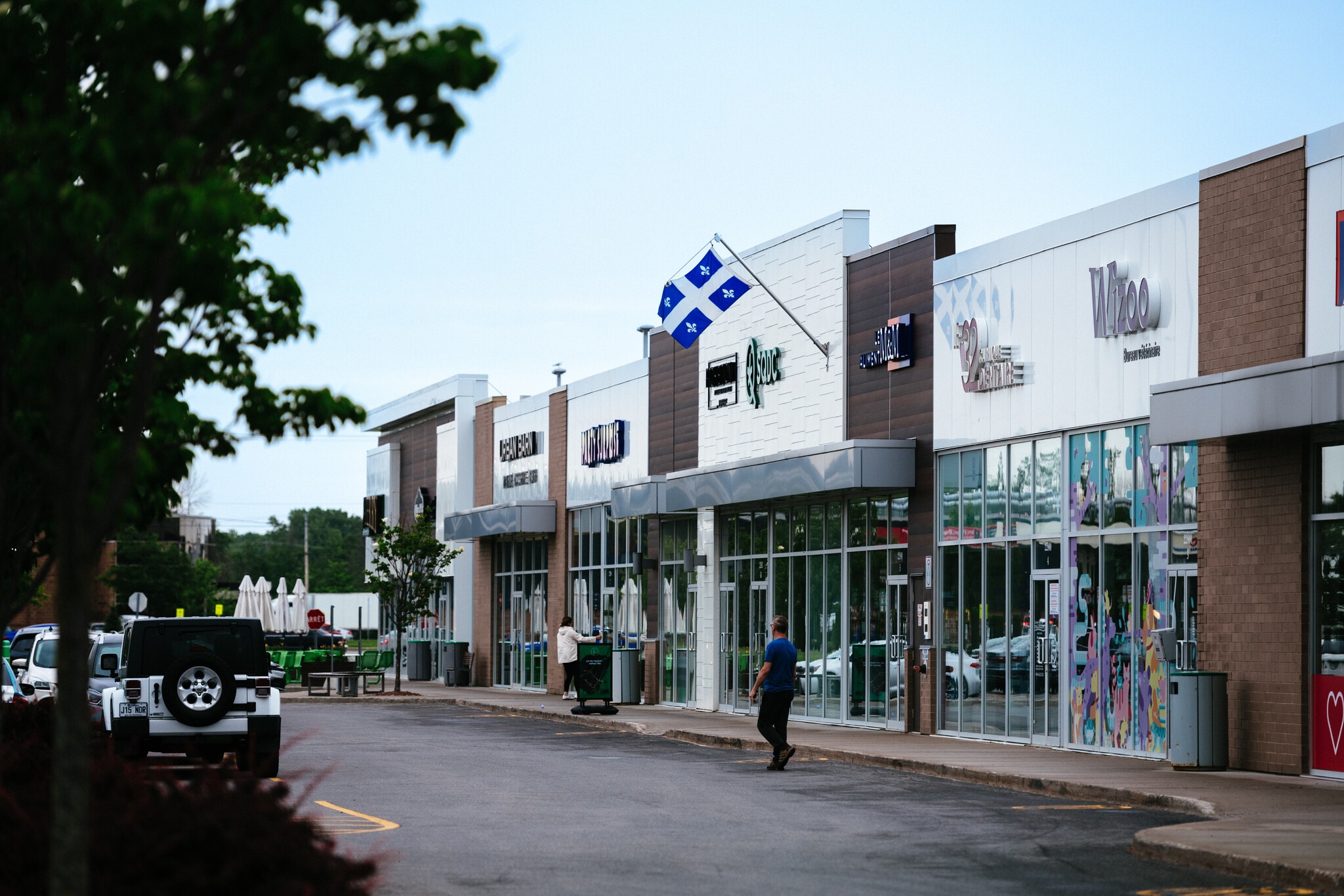 22400 Ch Dumberry, Vaudreuil-dorion, QC for lease Primary Photo- Image 1 of 7