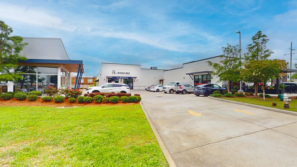 4230-4236 Veterans Memorial Blvd, Metairie, LA à louer - Photo du bâtiment - Image 2 de 6