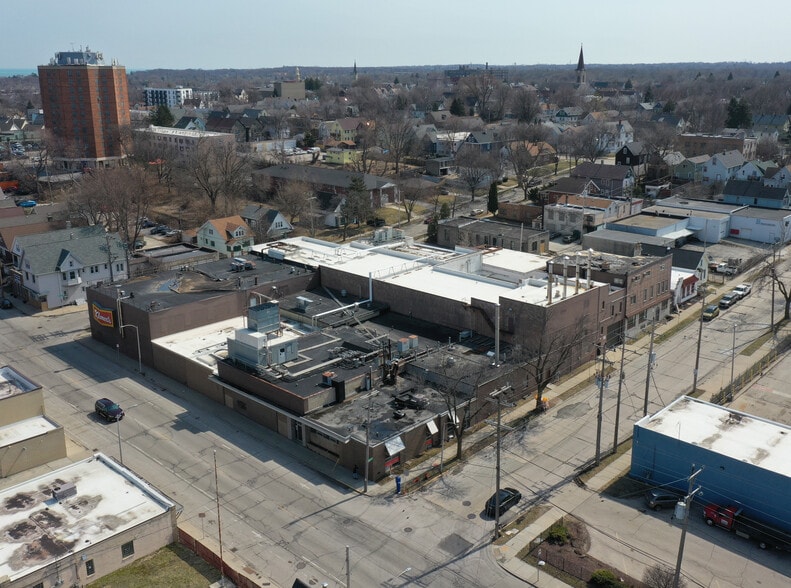 207 E Lincoln Ave, Milwaukee, WI à vendre - Aérien - Image 3 de 4