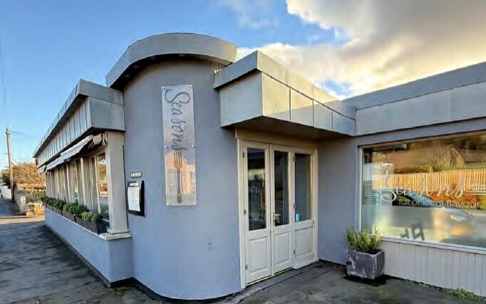 B6360, Melrose à vendre - Photo du bâtiment - Image 2 de 10