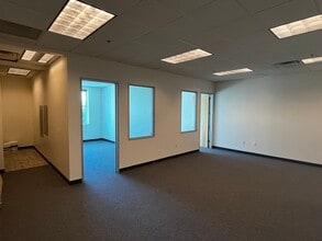 1100 Flynn Rd, Camarillo, CA for lease Interior Photo- Image 1 of 3