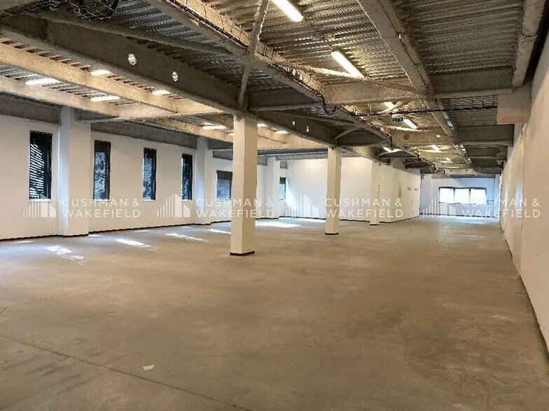Flex in Entzheim for lease - Interior Photo - Image 3 of 5