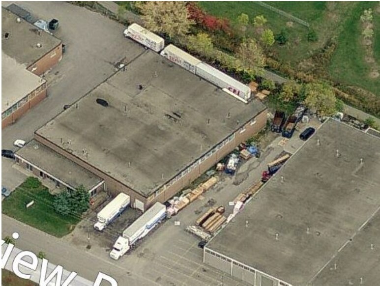 992 Rangeview Rd, Mississauga, ON à vendre - Photo du bâtiment - Image 2 de 5