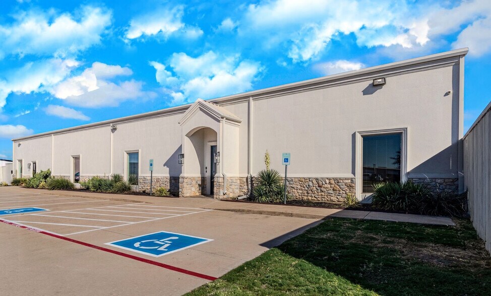 5857 Park Vista Cir, Keller, TX à vendre - Photo du bâtiment - Image 1 de 15