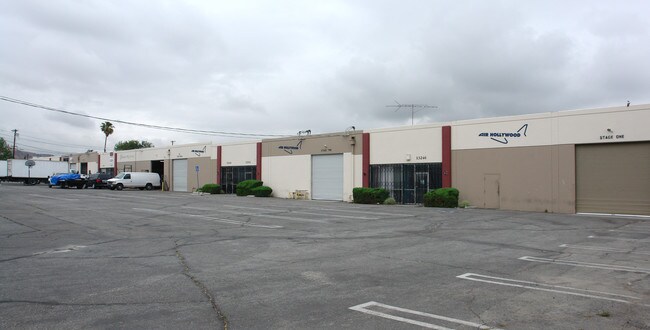 Plus de détails pour 13230-13240 Weidner St, Pacoima, CA - Industriel à louer