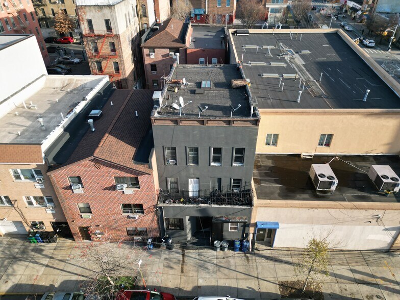 2104 Hughes Ave, Bronx, NY à vendre - Photo du bâtiment - Image 2 de 3