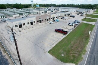 More details for 1501 Bensdale Rd, Pleasanton, TX - Retail for Lease