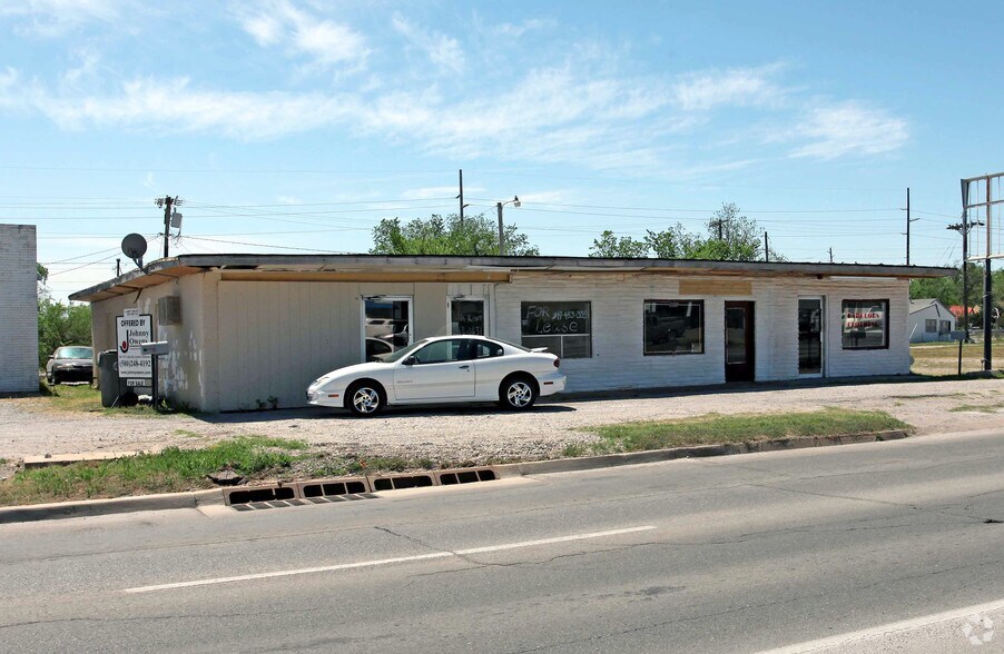 504 SW Lee Blvd, Lawton, OK for sale - Building Photo - Image 3 of 6