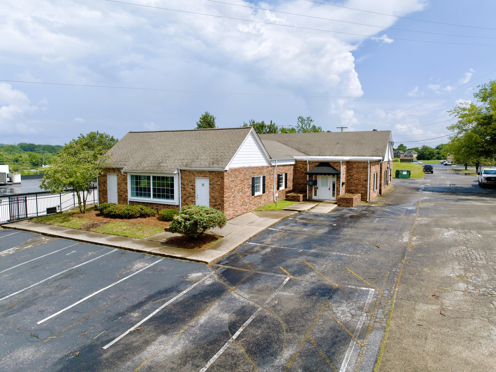177 W Main St, Hendersonville, TN for lease Building Photo- Image 1 of 9