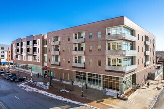 Plus de détails pour 420 Court Ave, Des Moines, IA - Commerce de détail à louer