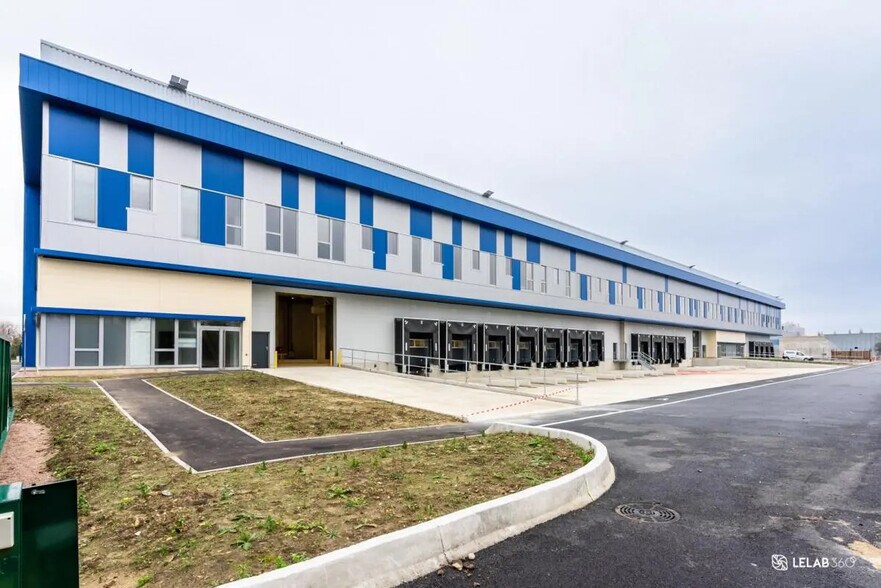 Industriel dans Conflans-Sainte-Honorine à louer - Photo du bâtiment - Image 3 de 7