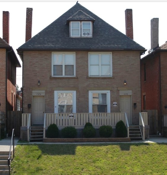 1370-1372 Indianola Ave, Columbus, OH for sale - Primary Photo - Image 1 of 1