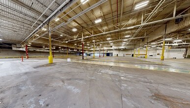 2100 23rd Ave, Rockford, IL for lease Interior Photo- Image 2 of 5