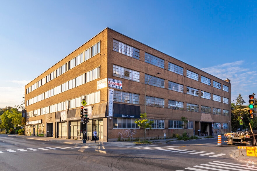 8278-8290 Boul Saint-Laurent, Montréal, QC for lease - Building Photo - Image 2 of 6