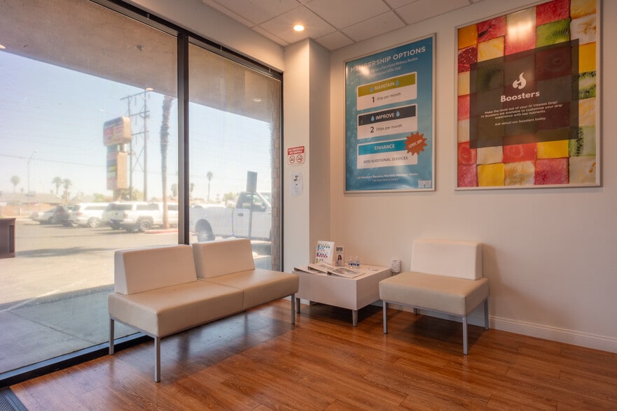 4551-4583 W Flamingo Rd, Las Vegas, NV for lease - Building Photo - Image 3 of 5