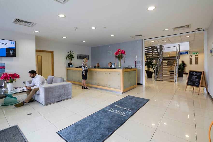 Hawkins Rd, Colchester à louer - Hall d’entrée - Image 2 de 12