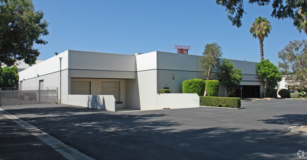 4540 Valerio St, Burbank, CA for lease - Primary Photo - Image 1 of 4