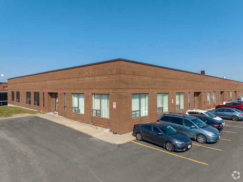 331 Bowes Rd, Concord, ON for sale - Building Photo - Image 1 of 1