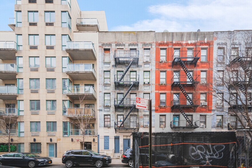 326 E 109th St, New York, NY à louer - Photo du bâtiment - Image 2 de 5