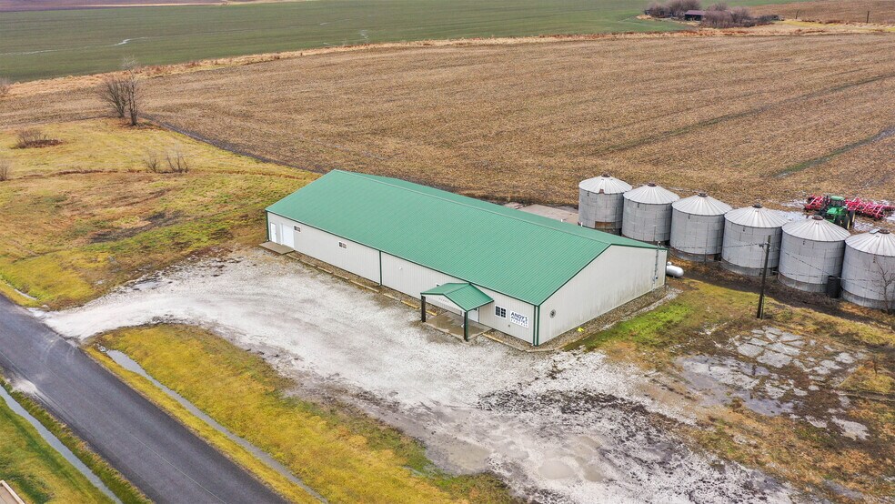 22987 Cherry Ln, Jerseyville, IL for sale - Building Photo - Image 2 of 37