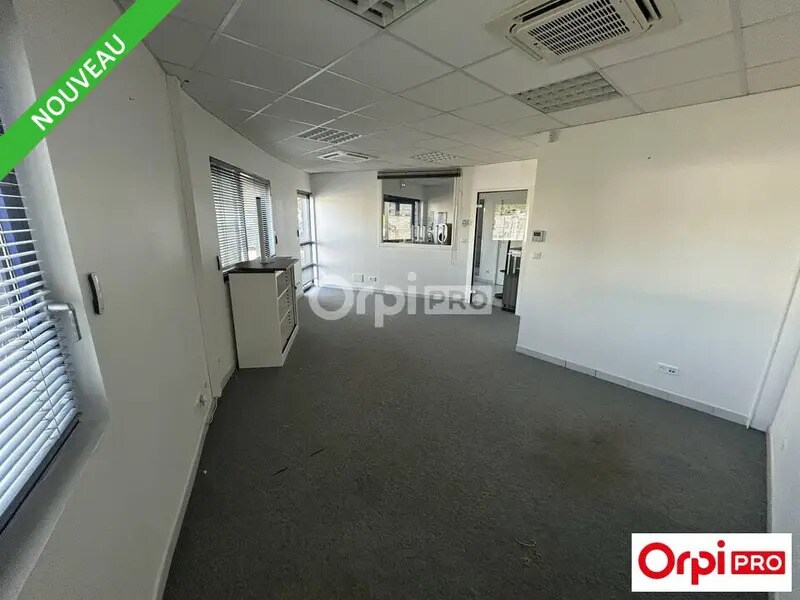 Office in Valence for sale Interior Photo- Image 1 of 11