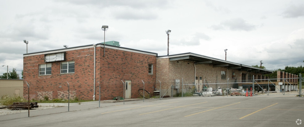 5917 S Howell Ave, Milwaukee, WI for lease - Building Photo - Image 1 of 4