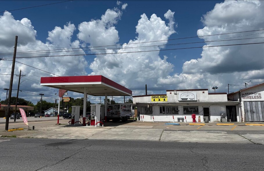 1695 College St, Beaumont, TX à vendre - Photo du bâtiment - Image 2 de 4