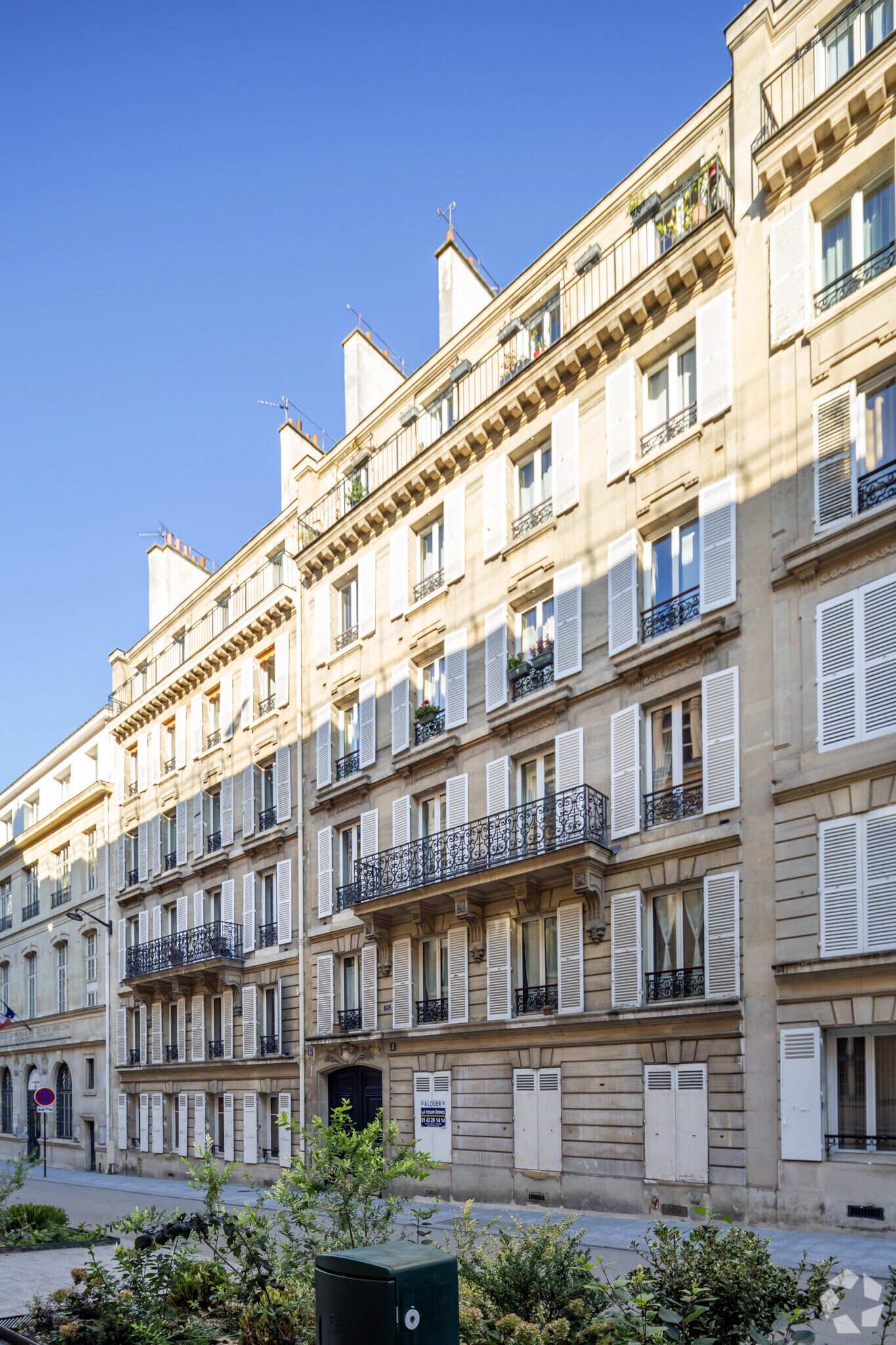 8 Rue De La Bienfaisance, Paris for lease Primary Photo- Image 1 of 12