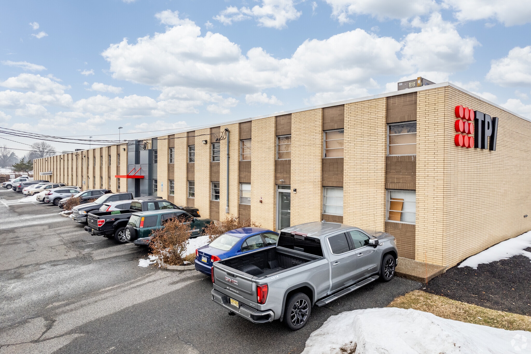 Sherman Avenue portfolio of 2 properties for sale on LoopNet.ca Primary Photo- Image 1 of 4