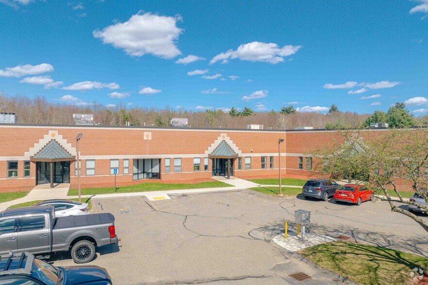 19 Sterling Rd, Billerica, MA for lease - Building Photo - Image 3 of 6