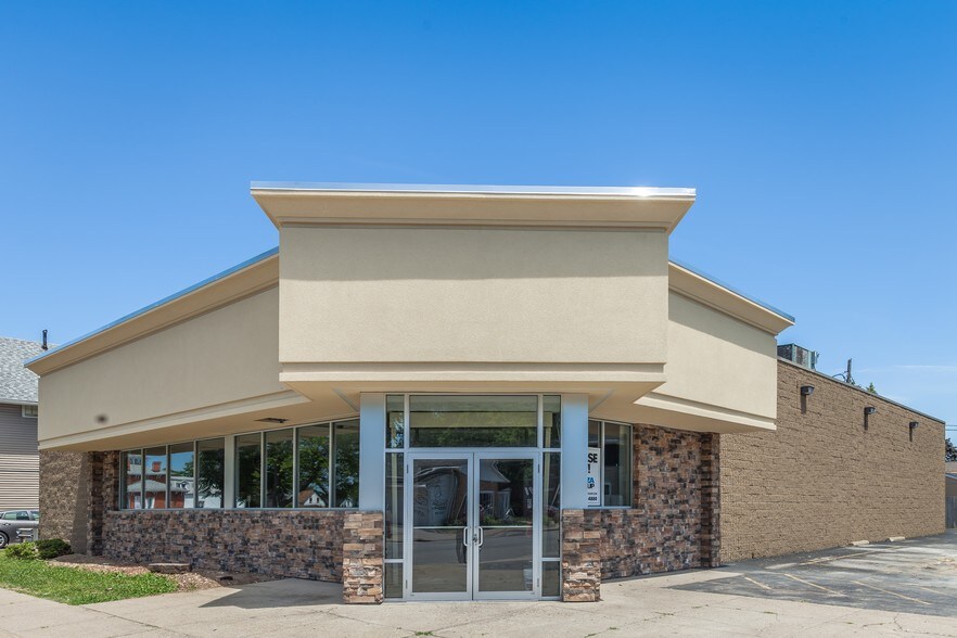 920 Abbott Rd, Buffalo, NY à vendre - Photo du bâtiment - Image 2 de 4